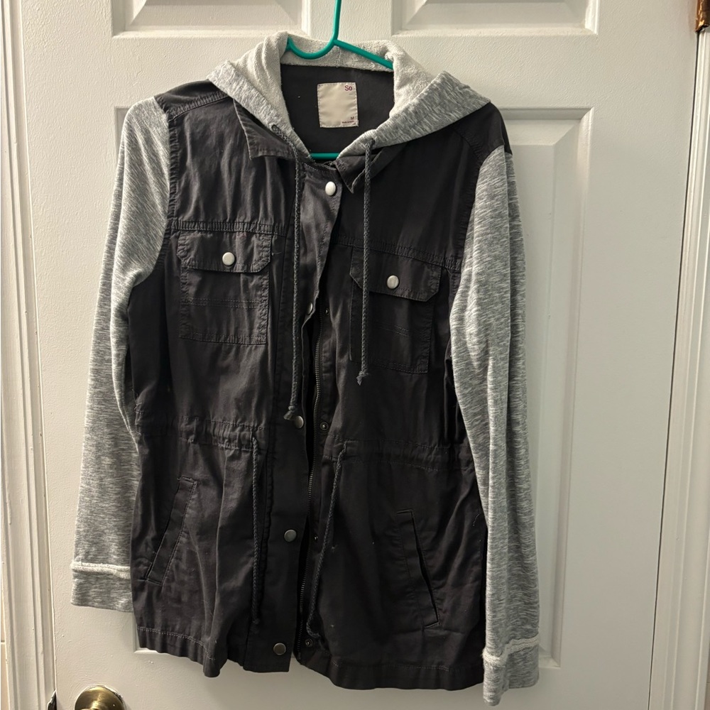 Women’s jacket size medium